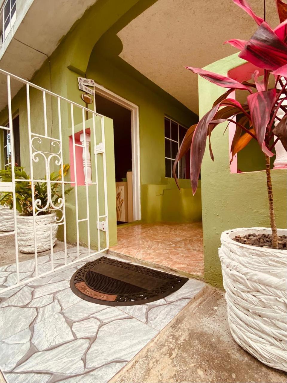 Cindy'S Garden Stay Ocho Rios Exterior foto